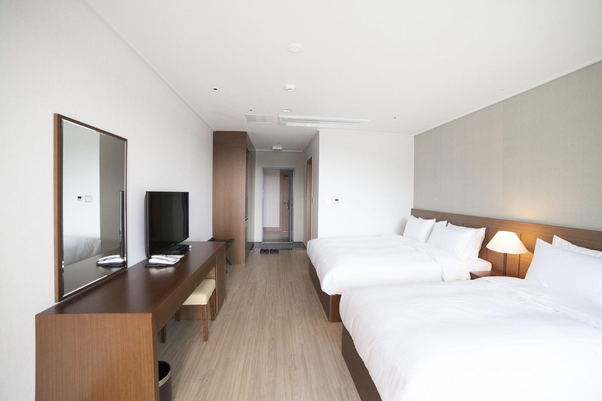 Dongwon Youthhostel Tongyeong Exterior photo